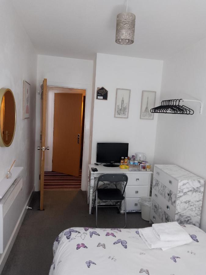 Bed And Breakfast Double Room Chester City Centre, Free Parking Экстерьер фото